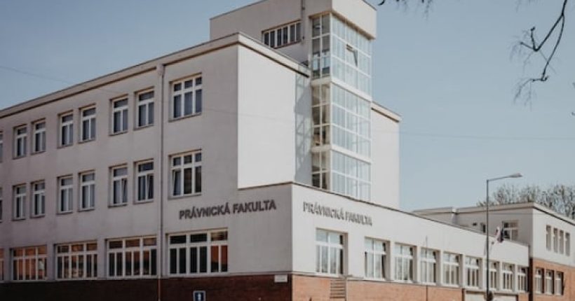 faculty-1.jpg
